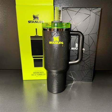 Stanley Halloween Quencher H2.0 FlowState Tumbler 40 OZ – Web Glow Black & Green